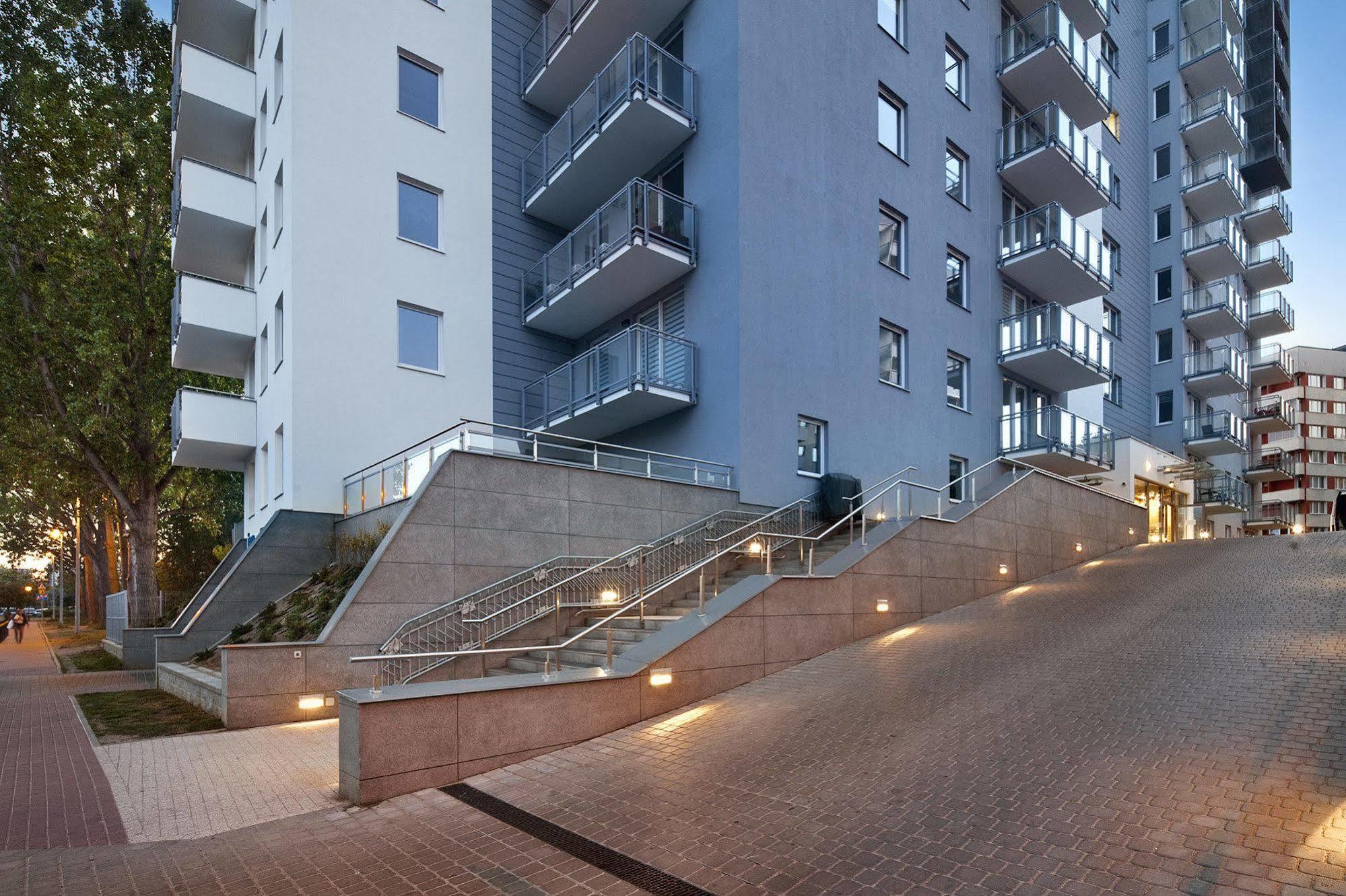 Irs Royal Apartments Apartamenty Irs Trzy Zagle กดัญสก์ ภายนอก รูปภาพ