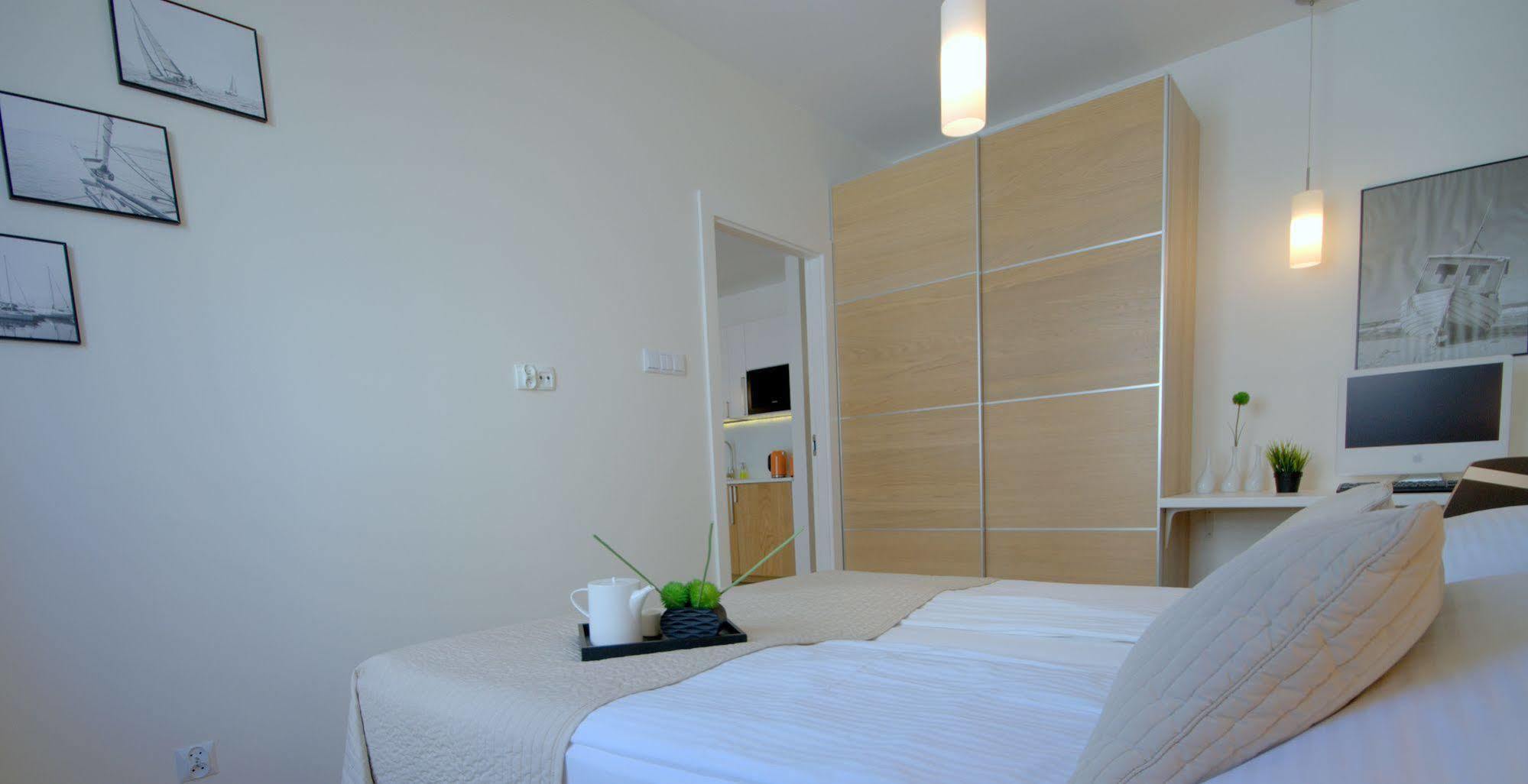 Irs Royal Apartments Apartamenty Irs Trzy Zagle กดัญสก์ ภายนอก รูปภาพ