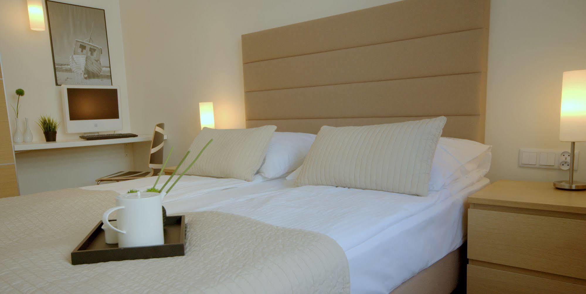 Irs Royal Apartments Apartamenty Irs Trzy Zagle กดัญสก์ ภายนอก รูปภาพ